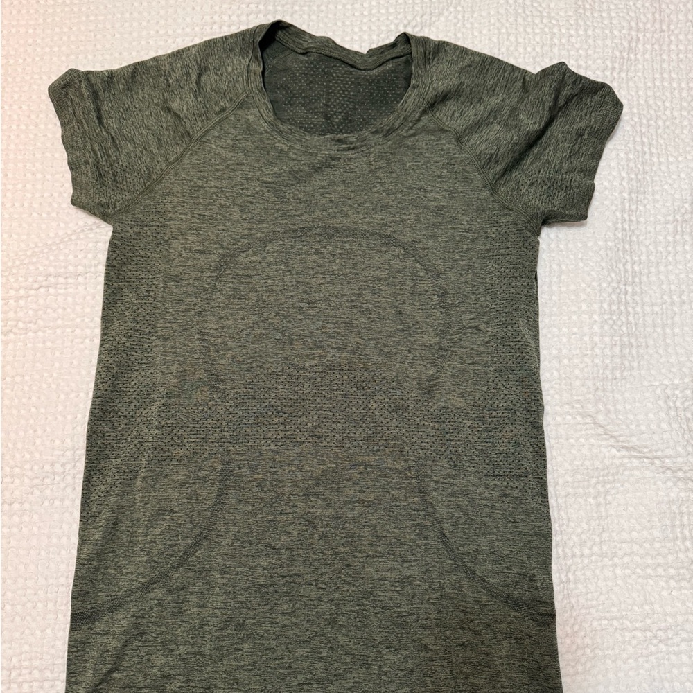 Lululemon Short Serve Swiftly Tech Tee In Army Gr… - image 2